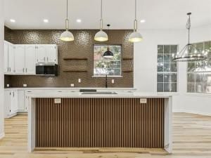 MLS #21039154 image #0