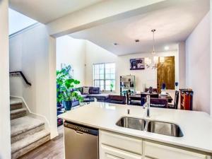 MLS #21042925 image #0