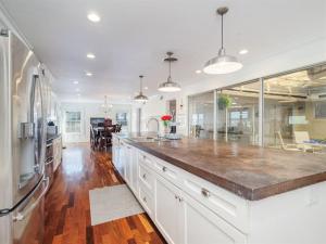 MLS #21044056 image #0