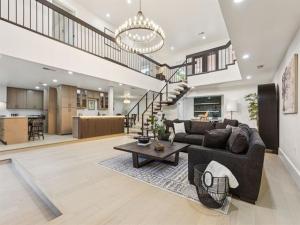 MLS #21047482 image #0