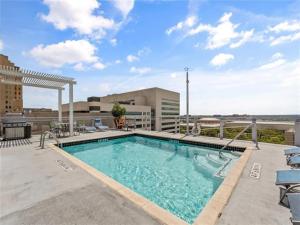 MLS #21049953 image #0