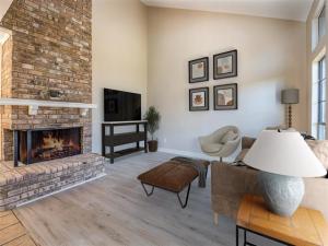 MLS #21053936 image #0