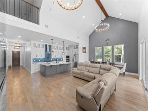 MLS #21055975 image #0