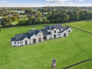 MLS #21059099 image #0