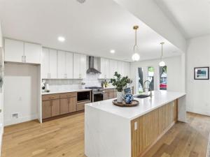 MLS #21064137 image #0