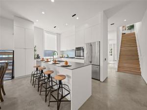 MLS #21064800 image #0