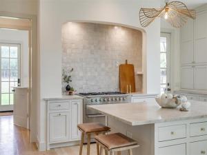 MLS #21070843 image #0