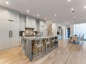 MLS #21070984 image #0