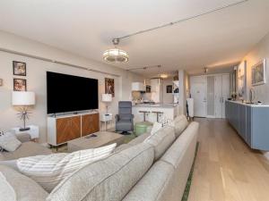 MLS #21073842 image #0