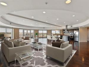 MLS #21073966 image #0