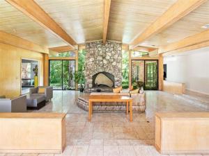 MLS #21076614 image #0