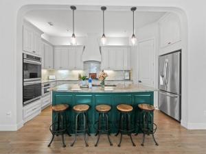 MLS #21081662 image #0