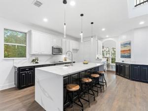 MLS #21093000 image #0