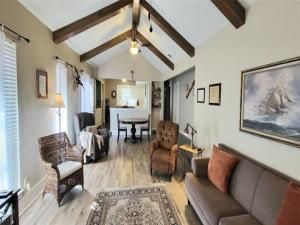 MLS #21099109 image #0