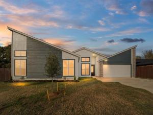 MLS #21121476 image #0