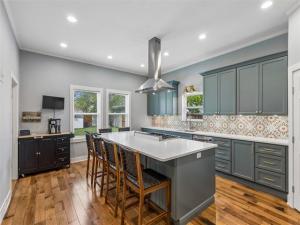MLS #21225045 image #0