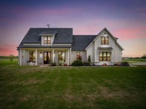MLS #21240276 image #0