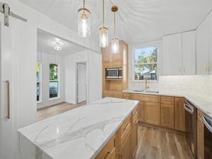 MLS #21245660 image #0