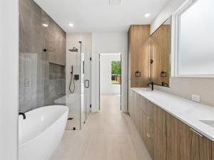 MLS #21246284 image #0