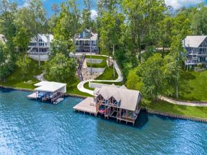 MLS #21248013 image #0