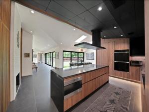 MLS #21254018 image #0