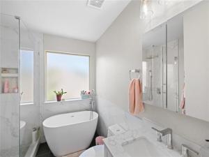 MLS #21270076 image #0