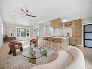 MLS #21271300 image #0