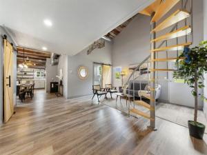 MLS #21284519 image #0