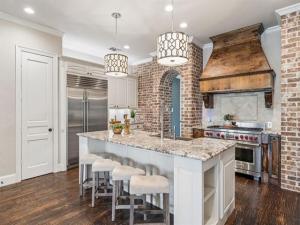 MLS #21294537 image #0