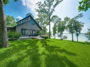 MLS #21296907 image #0