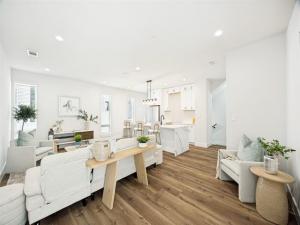 MLS #21298416 image #0