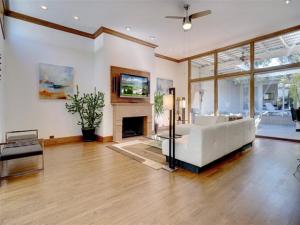 MLS #21298703 image #0