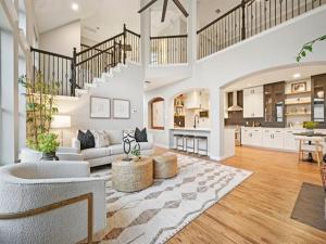 MLS #21302560 image #0