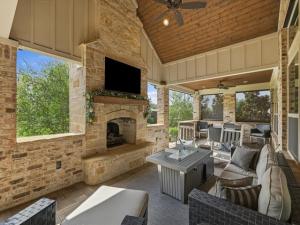MLS #21302875 image #0