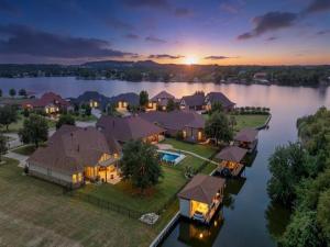 MLS #21303053 image #0