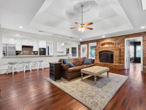 MLS #21306656 image #0