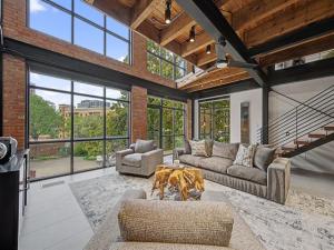 MLS #21311607 image #0