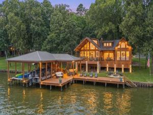 MLS #21312459 image #0