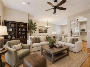 MLS #21325893 image #0