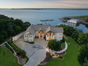 MLS #21326263 image #0