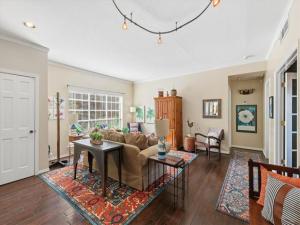 MLS #21327635 image #0