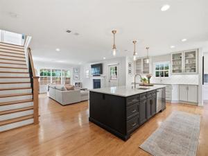 MLS #21333950 image #0
