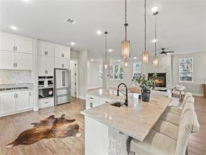 MLS #21353843 image #0