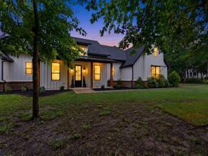 MLS #21362137 image #0