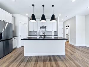 MLS #21362493 image #0