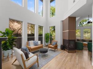 MLS #21366081 image #0