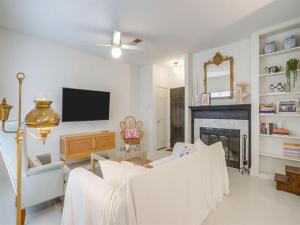 MLS #21369360 image #0