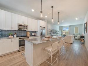 MLS #21372912 image #0
