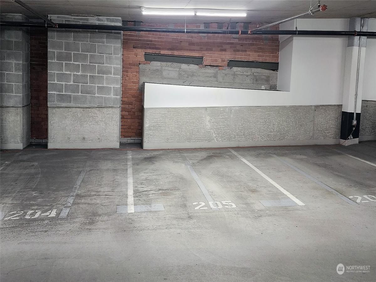 MLS #NWM2158500 image #0