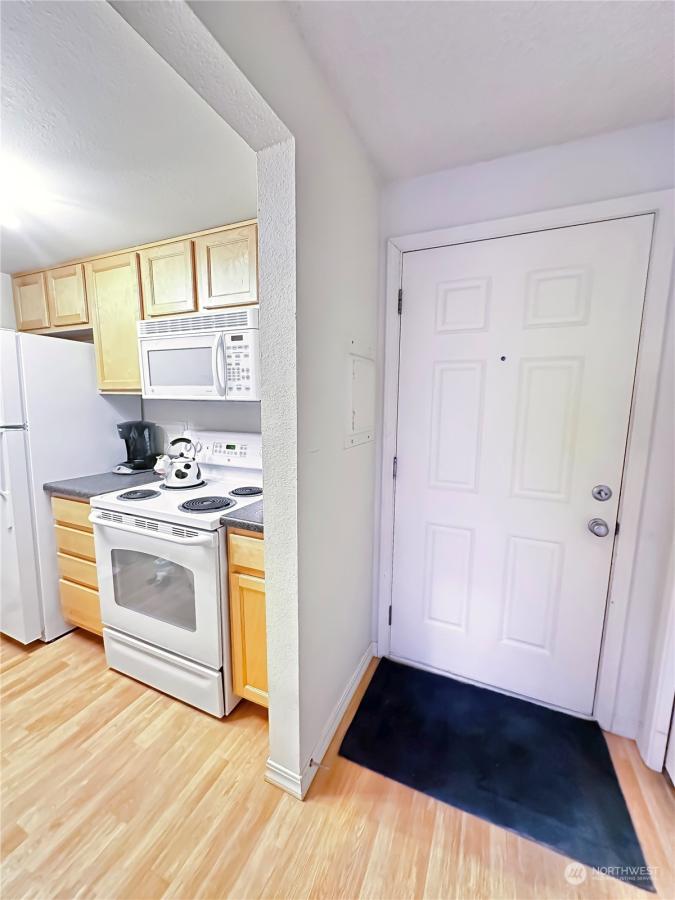 MLS #NWM2178935 image #0